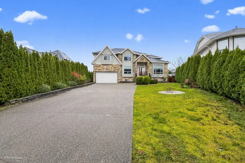 2964 BERGMAN STREET - photo 2 of 25