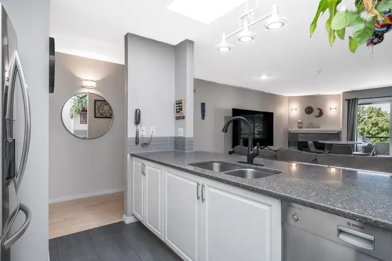 407 20277 53 AVENUE - photo 3 of 26