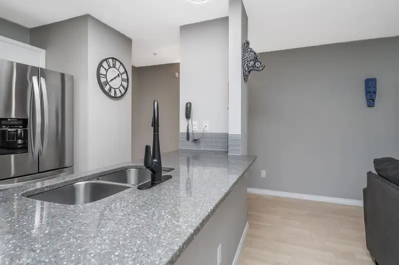 407 20277 53 AVENUE - photo 4 of 26