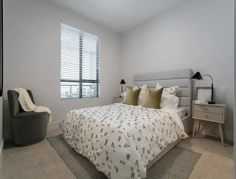 401 11655 FRASER STREET - photo 3 of 13
