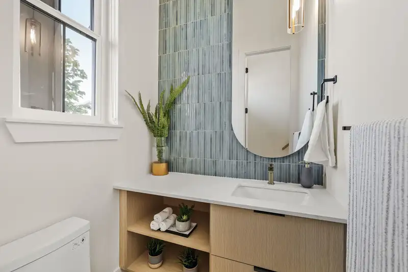 20516 75 AVENUE - photo 4 of 35