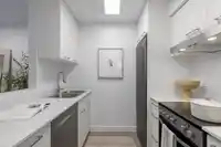 207 2410 CORNWALL AVENUE - thumbnail 11