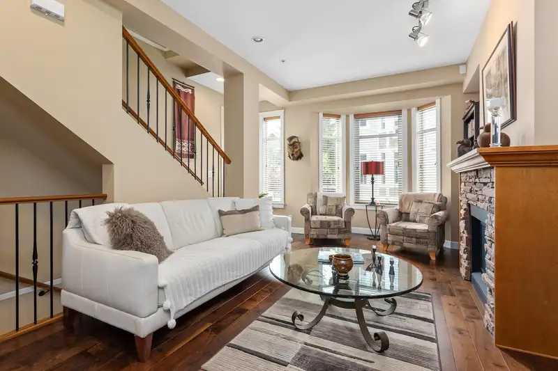 143 20738 84 AVENUE - photo 4 of 35