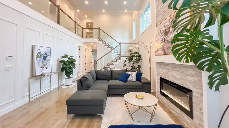 2286 MCLENNAN AVENUE - photo 2 of 21