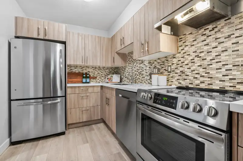 206 1513 BOWSER AVENUE - photo 1 of 30