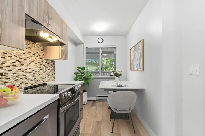 206 1513 BOWSER AVENUE - photo 3 of 30