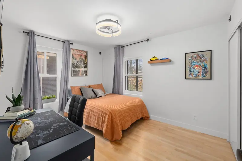 203 1943 E 1ST AVENUE - photo 4 of 25