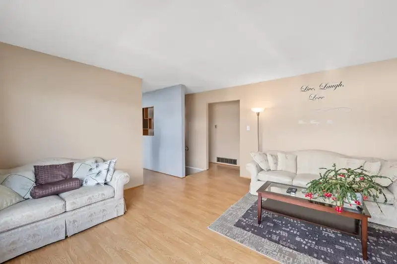 10840 ASHCROFT AVENUE - photo 4 of 36