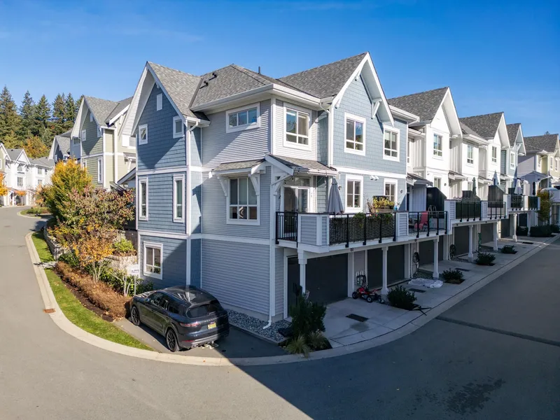 151 8335 NELSON STREET - photo 2 of 25