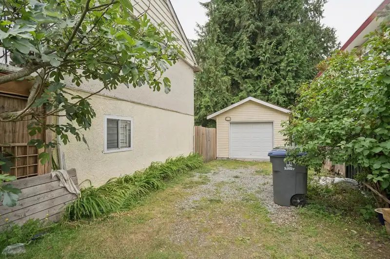 12882 100 AVENUE - photo 3 of 7