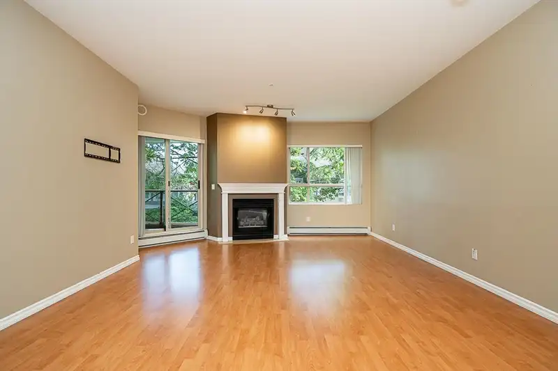 222 2109 ROWLAND STREET - photo 4 of 31