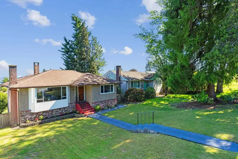 1041 CALVERHALL STREET - photo 1 of 37