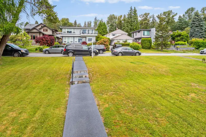 1041 CALVERHALL STREET - photo 4 of 37