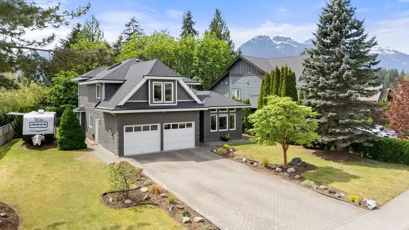 1070 GLACIER VIEW DRIVE - photo 1 of 40
