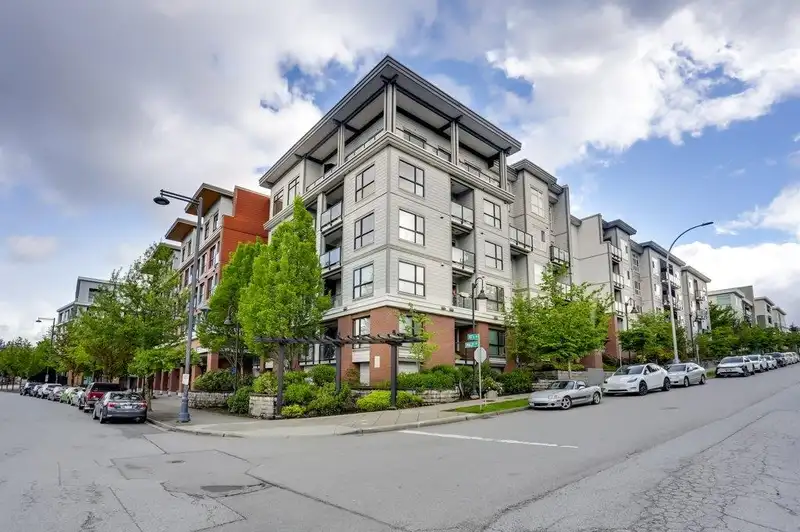 525 13733 107A AVENUE - photo 1 of 18