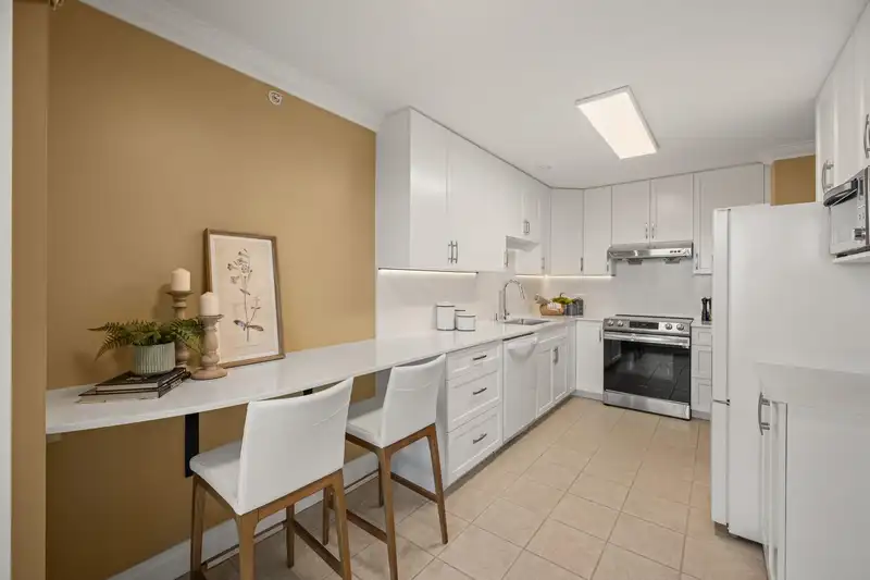 1704 612 SIXTH STREET - photo 4 of 36