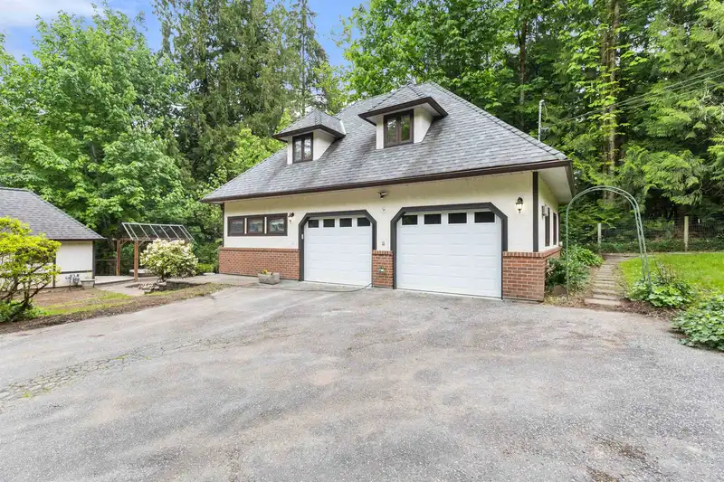 25393 112 AVENUE - photo 3 of 40