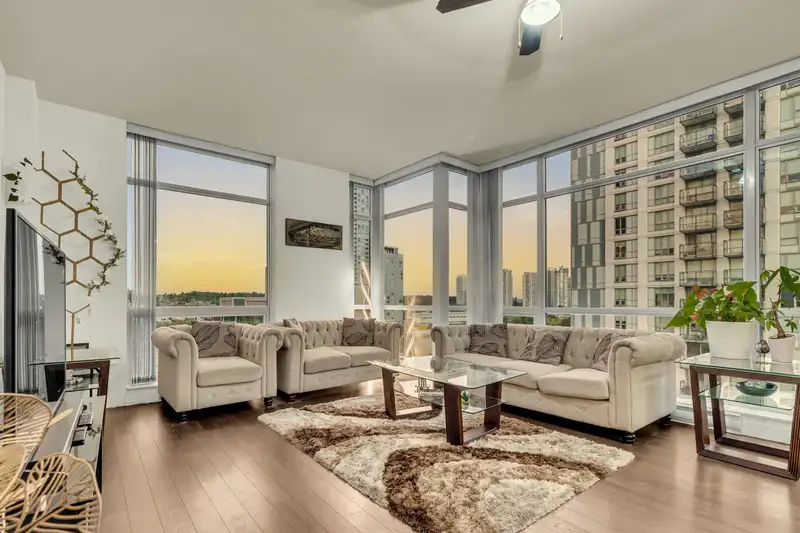1004 13399 104 AVENUE - photo 1 of 17