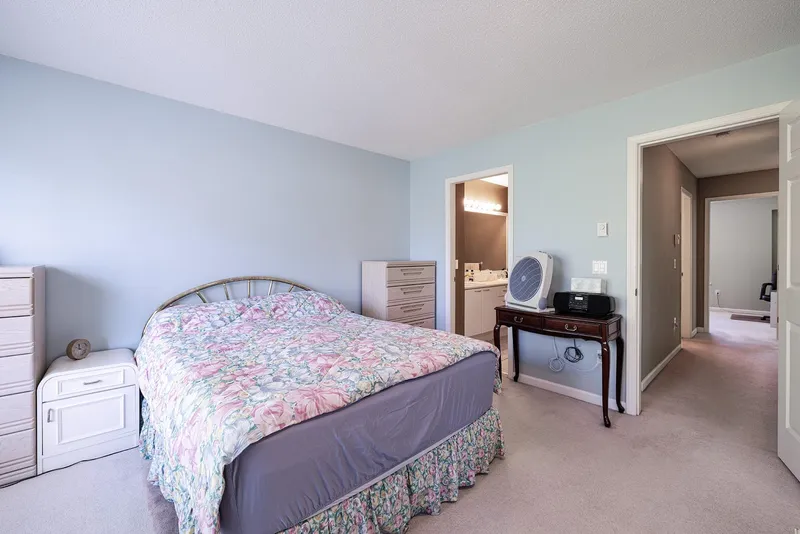 28 3711 ROBSON COURT - photo 2 of 16