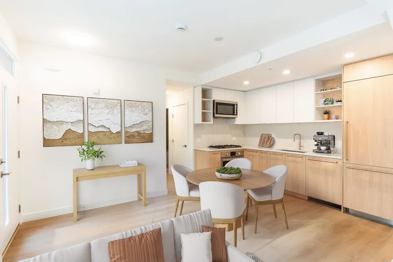 123 2050 GLENAIRE DRIVE - photo 1 of 5