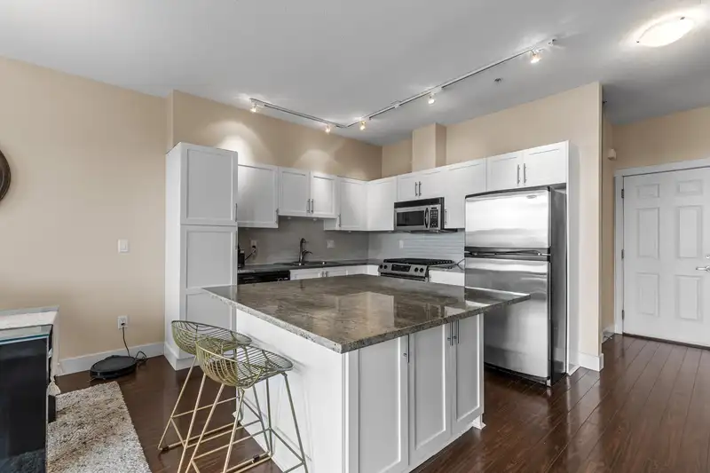 28 20326 68 AVENUE - photo 3 of 40