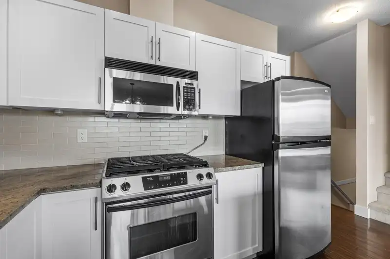 28 20326 68 AVENUE - photo 4 of 40