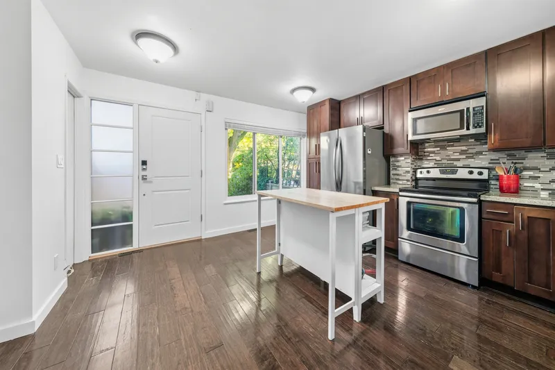 4742 LAURELWOOD PLACE - photo 2 of 25