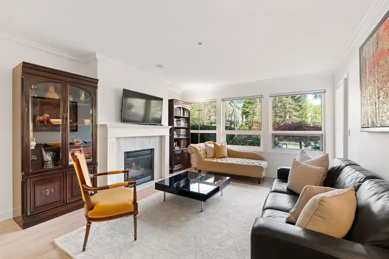 103 1145 E 29TH STREET - photo 1 of 35