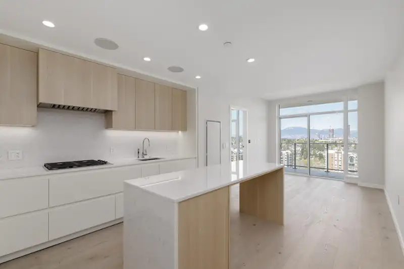 2401 7433 CAMBIE STREET - photo 3 of 10