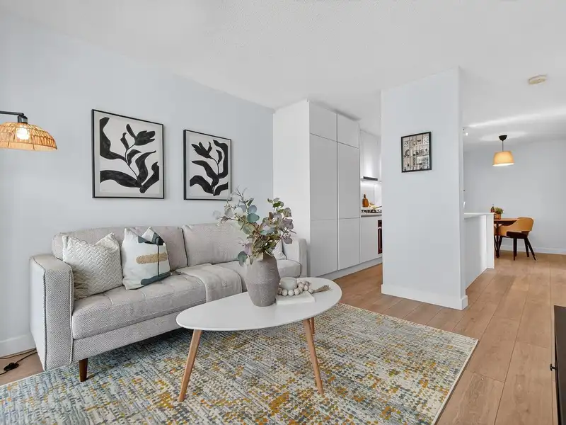 905 988 QUAYSIDE DRIVE - photo 2 of 23