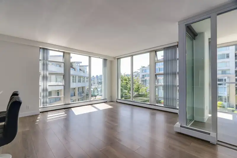 501 1228 MARINASIDE CRESCENT - photo 2 of 36