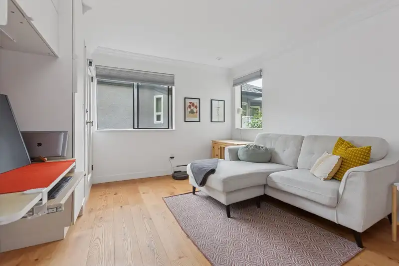 204 853 E 7TH AVENUE - photo 3 of 17