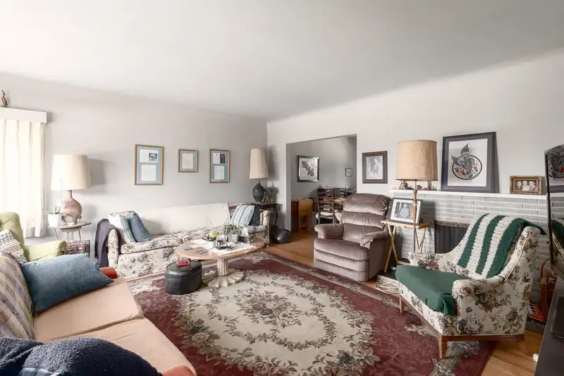 1159 KINGS AVENUE - photo 4 of 40
