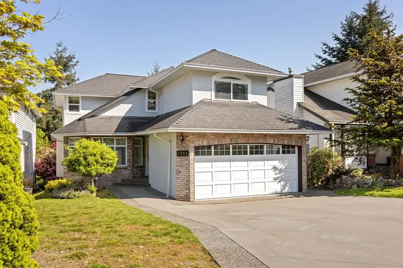 1252 GATEWAY PLACE - photo 2 of 40
