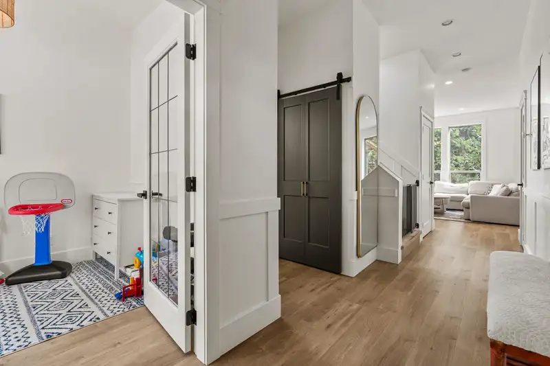 2 46248 KERMODE CRESCENT - photo 4 of 40