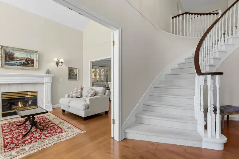 17139 102A AVENUE - photo 3 of 40
