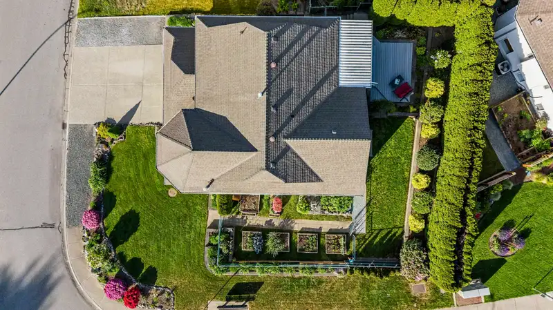 34858 MILLAR CRESCENT - photo 3 of 38