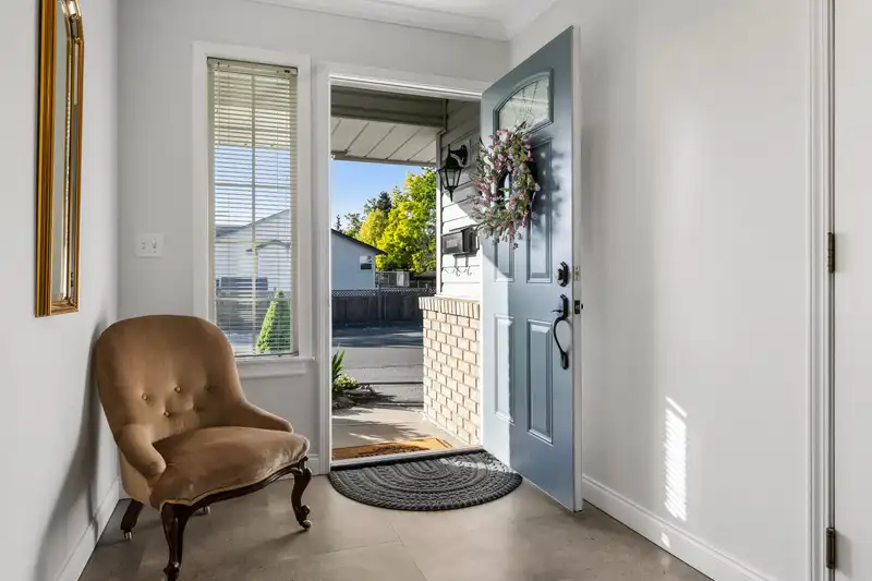34858 MILLAR CRESCENT - photo 4 of 38