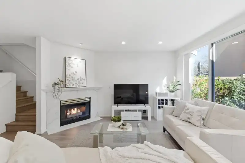 20 3428 ADANAC STREET - photo 1 of 39