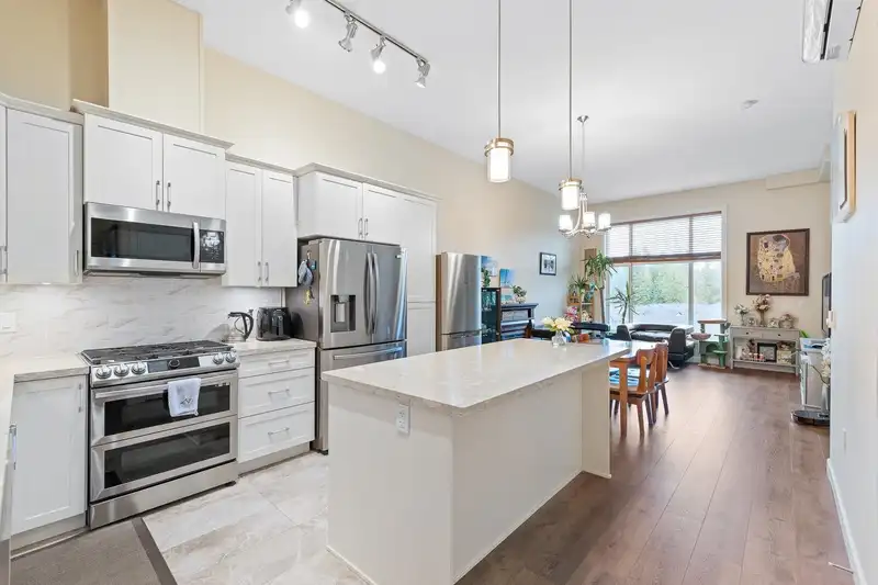 605 20376 86 AVENUE - photo 4 of 26