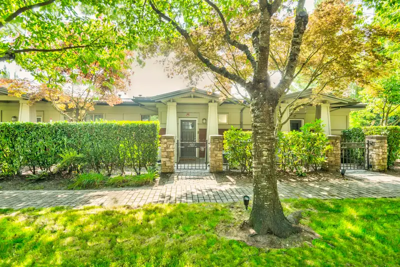103 1322 GENEST WAY - photo 3 of 39