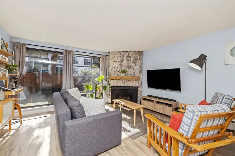 101 720 EIGHTH AVENUE - photo 2 of 21