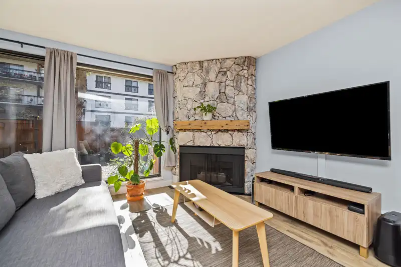 101 720 EIGHTH AVENUE - photo 3 of 21