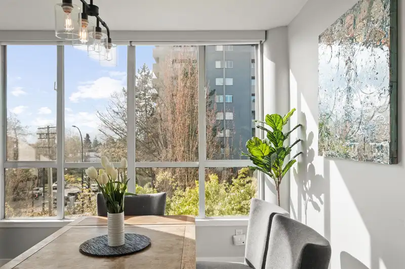 303 408 LONSDALE AVENUE - photo 4 of 39