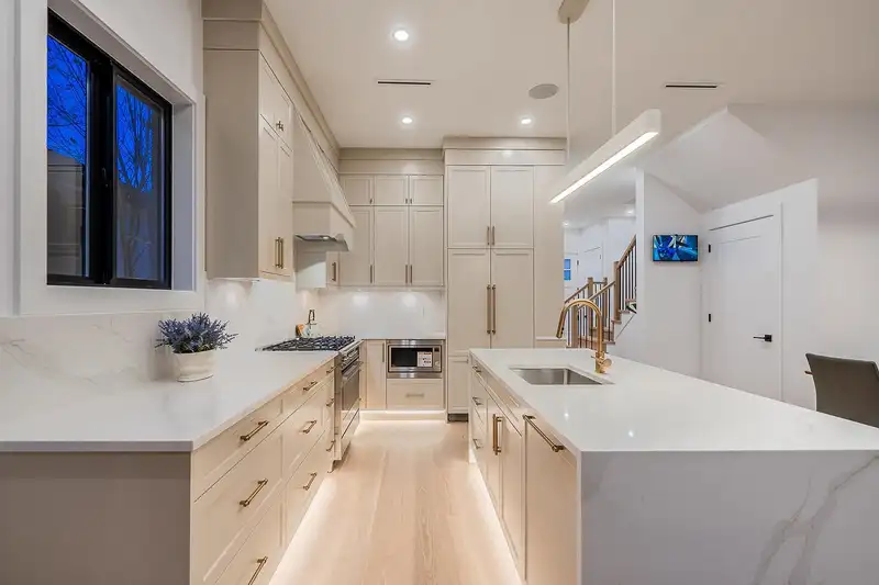 2 4557 PARKER STREET - photo 2 of 37