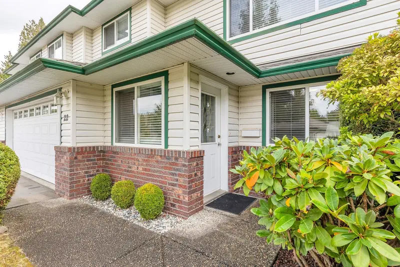 22 34250 HAZELWOOD AVENUE - photo 2 of 25