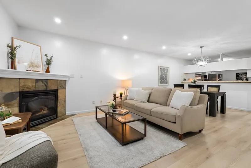 1 13660 84 AVENUE - photo 2 of 25