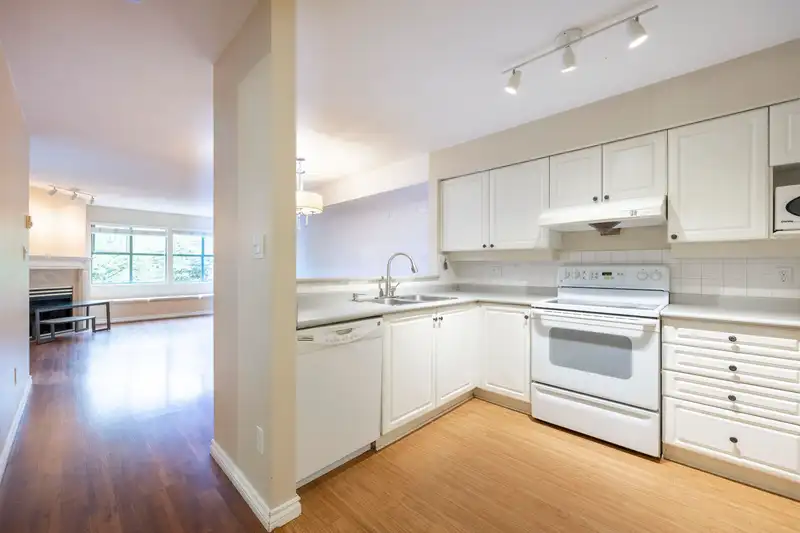 301B 7025 STRIDE AVENUE - photo 3 of 27