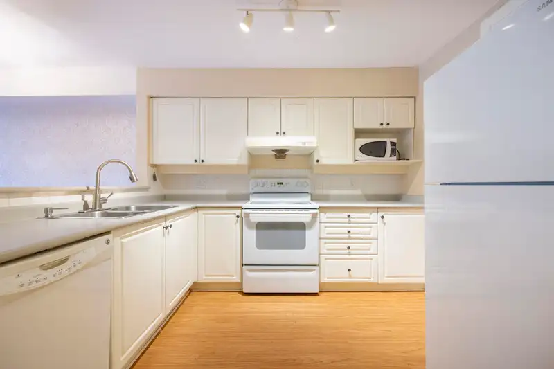 301B 7025 STRIDE AVENUE - photo 4 of 27