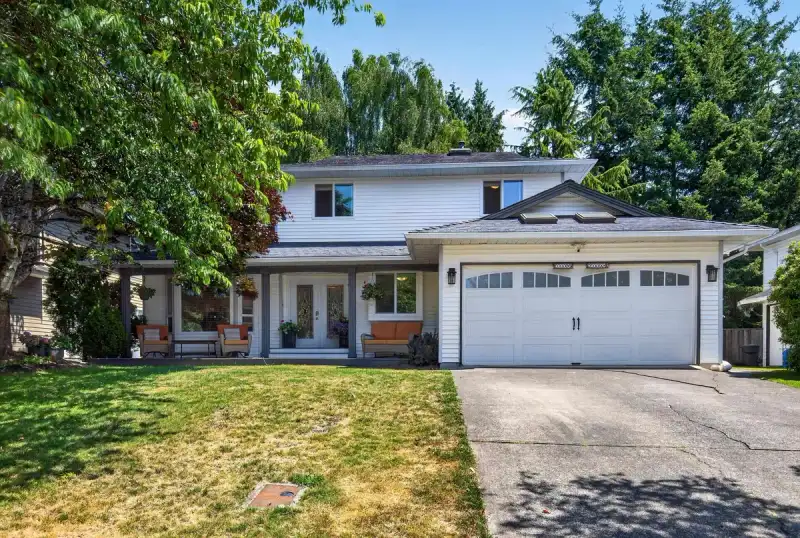 1054 163A STREET - photo 1 of 40